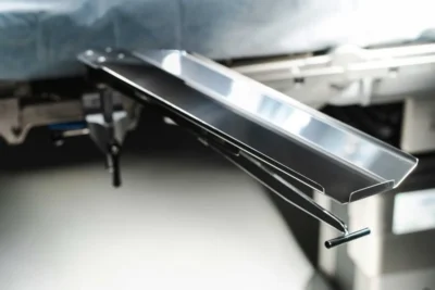 10-380 Armbord med  feste